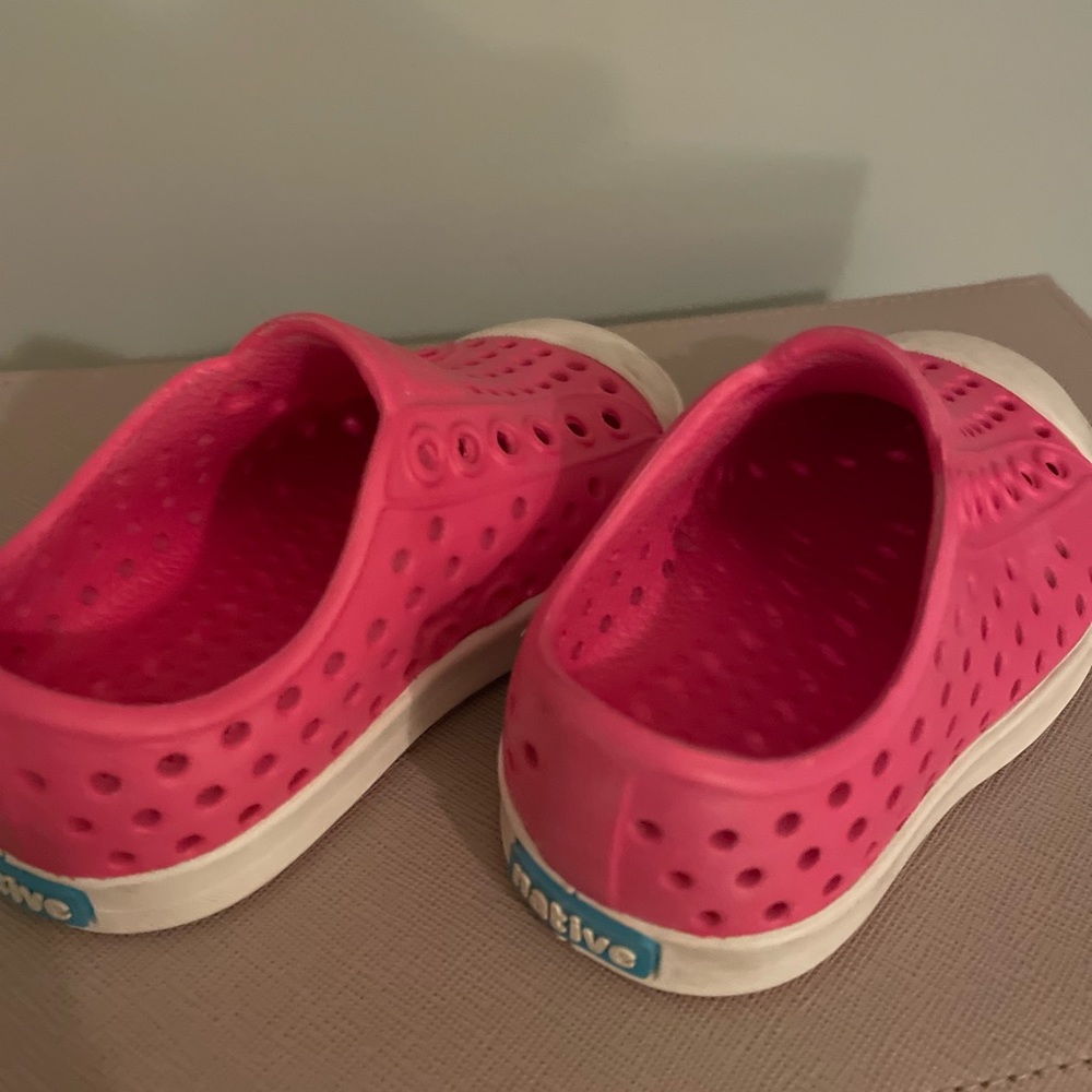Native Sandals pink VGUC